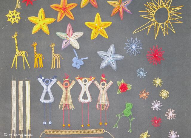 Verschiedene Motive, welche von der Klöppelgruppe von Beatrice Müller geschaffen wurden.