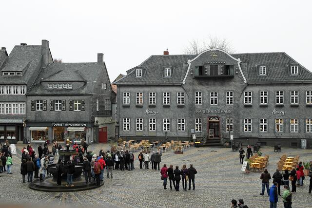 Die Preussag stiftete 1968 Glockenspiel und Figurenumlauf zum Jubiläums "1000 Jahre Rammelsberger Bergbau".