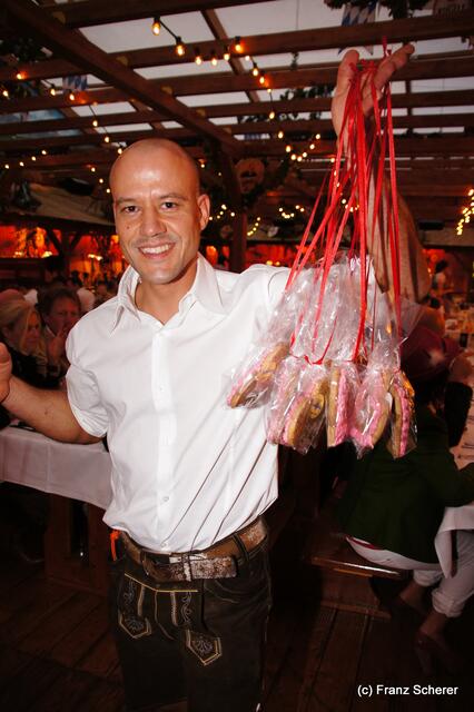 Edel & Weiß - Spitzenköche beim Themenabend in der Sterndl´ Alm auf dem Augsburger Frühjahrsplärrer. Sterndl´ Alm-Chef Christian Balletshofer