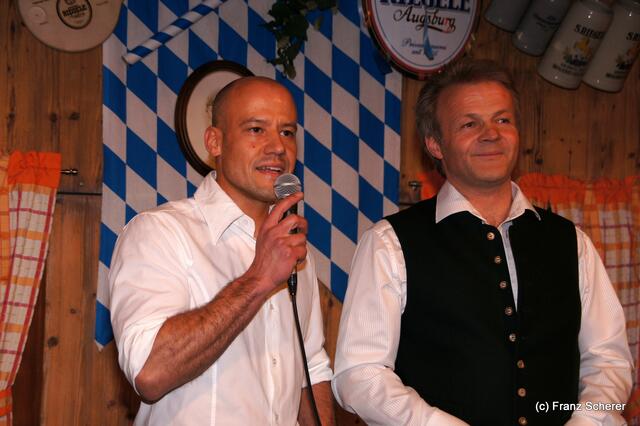 Edel & Weiß - Spitzenköche beim Themenabend in der Sterndl´ Alm auf dem Augsburger Frühjahrsplärrer. Sterndl´ Alm-Chefs Christian Balletshofer (links) und Edmund Diebold