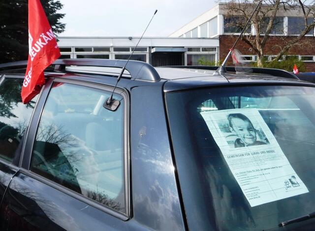 viele Autofahrer machen auf die Aktion aufmerksam