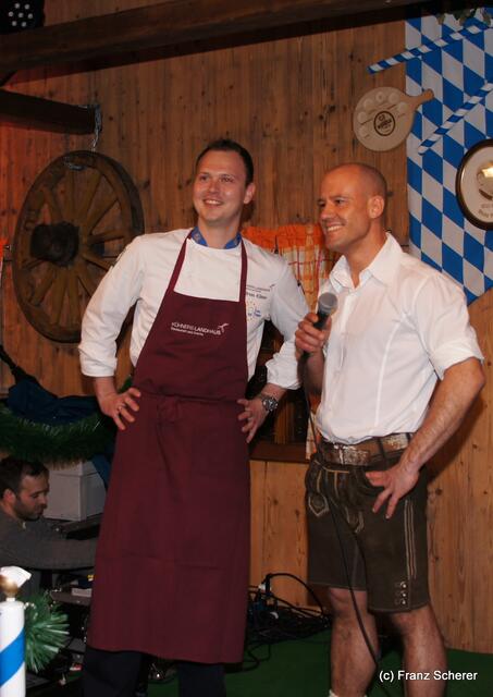Edel & Weiß - Spitzenköche beim Themenabend in der Sterndl´ Alm auf dem Augsburger Frühjahrsplärrer. Andreas Kühner (Küners Landhaus Kissing) und Sterndl´Alm -Chef Christian Balletshofer (rechts)