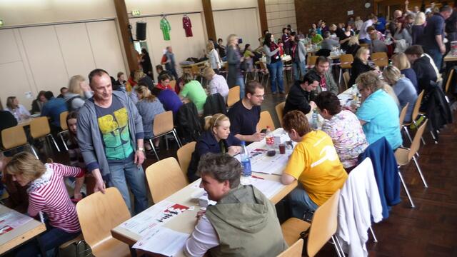 und der Saal ist immer noch voll