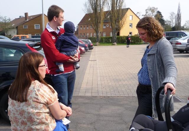 Birthe und Steffen mit Julian sind extra aus Hannover-Kirchrode zur Typisierung gekommen