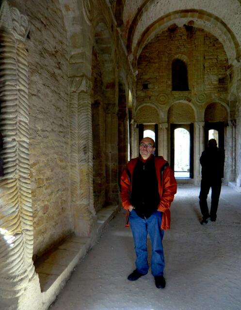 "Wir und die Anderen" Nur auf dem Weg nach Santiago de Campostella: Eine präromanische kleine Kirche
