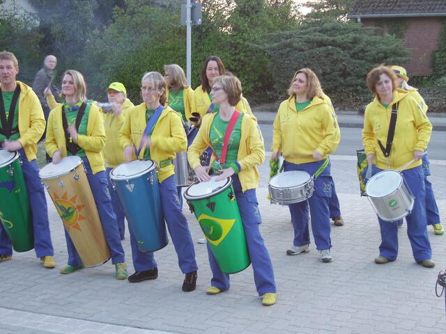 Sehr bewegliche musikalische Elemente aus Brasilien direkt aus der Nachbarschaft: Beija Flor aus Celle.