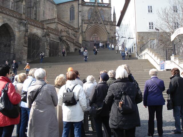Die Gruppe vor der großen Freitreppe