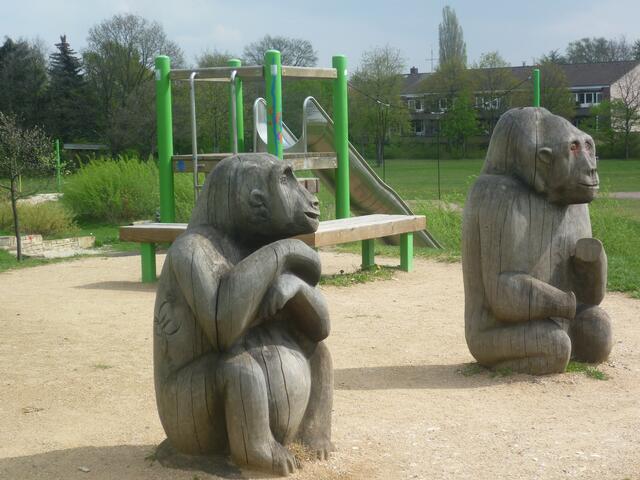 Der Bürgerverein kämpfte gegen eine Hochhausbebauung des Bothfelder Angers. Mit Erfolg. Jetzt ist dort ein Kinderspielplatz, wie schön!