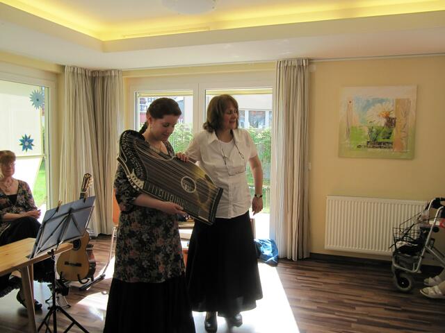 Hier stellen wir die Zither vor.