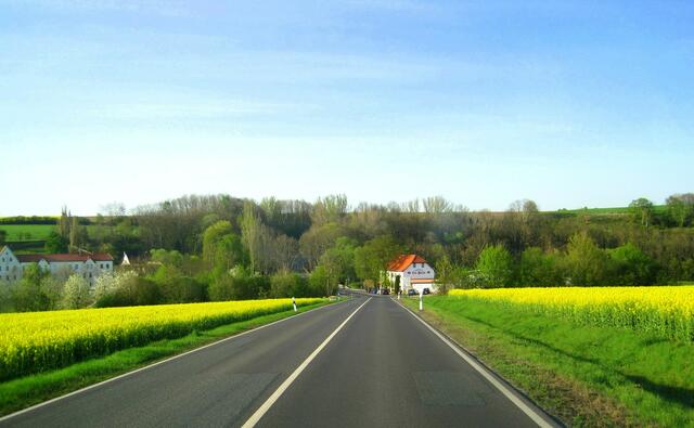 Hinab ins Ilmtal zum Gasthaus "Zur Poche"