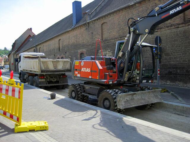 Nun holt der LKW neue "heiße Ware".