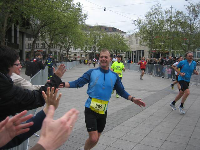 Dirk Deseke, bei km 9 des Marathon