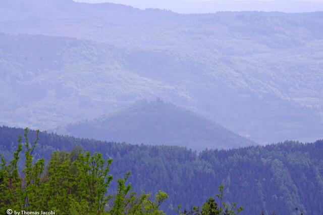 Zwar schwer zu erkennen, wird aber noch in nächster Zeit wieder ein Ziel: Burg Hassenstein.