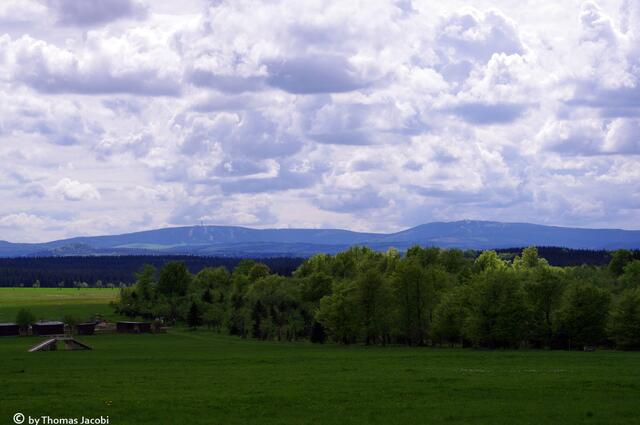 Blick vom Hirtstein hinüber zu Keilberg und Fichtelberg.