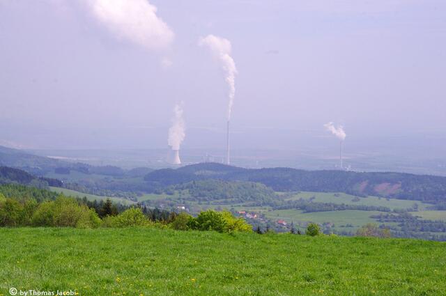 Das Kraftwerk von Kadan sorgt für den Nebel.