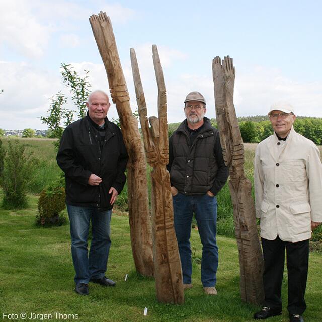Jürgen Thoms, Bernd Moenikes und Bernd Ruetzel in seinem Landgarten
