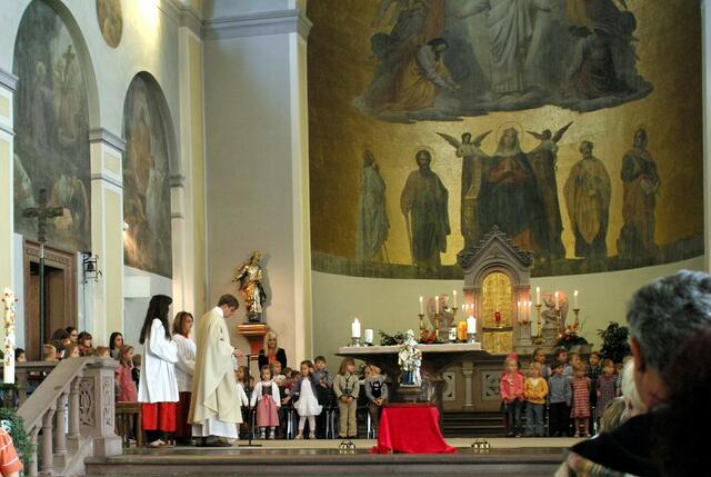 Konzentriert sind die Zwerge bei der Sache