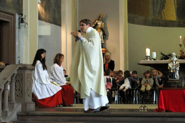 Pfarrer Hau weiß viel über die Hände zu sagen