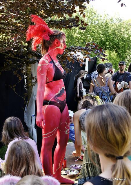 Elfenfestival 2012 auf Schloss Blumenthal - Aus Silvia Bender wird eine bezaubernde Elfe
