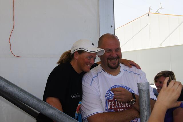 Zwei Stars für ein Projekt unterwegs - Stunde des Herzens - Sportprofi Tina Schüßler und Jumbo Schreiner Pro7