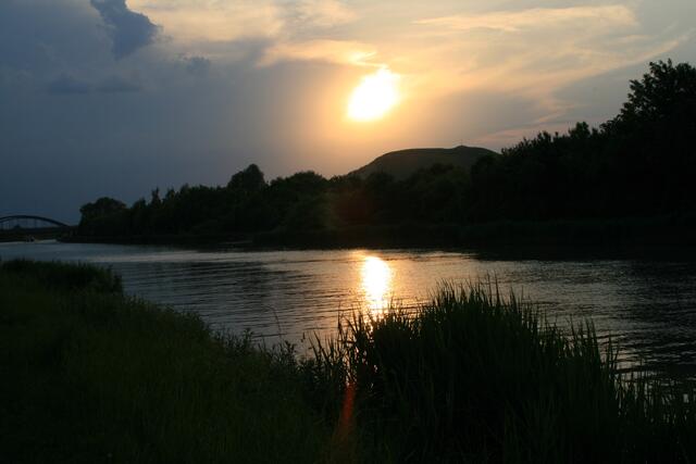 Sonnenuntergang am Kanal