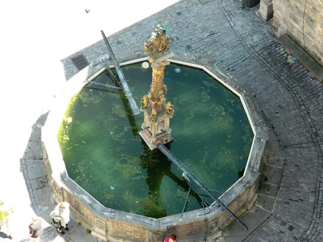 Blick vom Turm zum St. Georg Brunnen