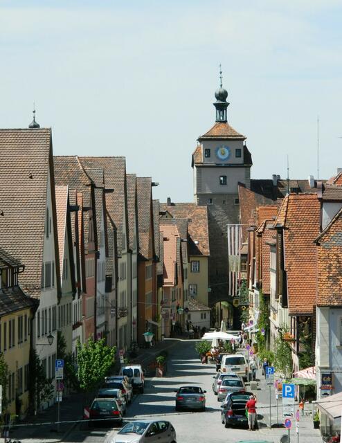 Galgengasse mit Weisser Turm vom 12. Jahrhundert