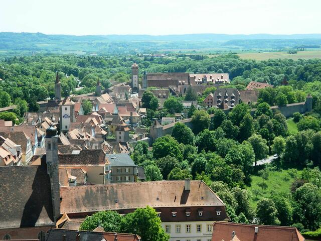 Blick vom Turm zum Weissen Turm und Röder Tor