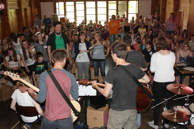 Jona-Gemeindefestival in Stadtallendorf: Jugendprogramm im Gemeindehaus in der Liebigstraße