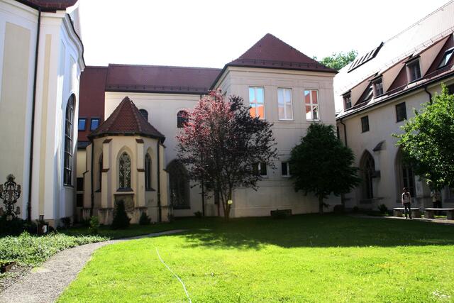 Dom - Innenhof