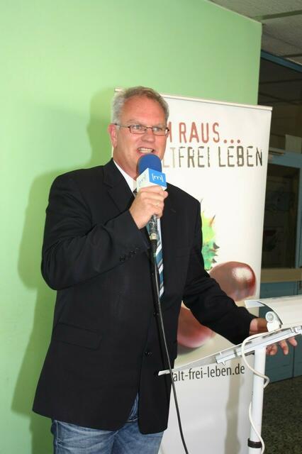 Eröffnung der Wanderausstellung „Mit allen Sinnen – Gewaltfrei Leben“ auf dem 52. Hessentag in Wetzlar, Pfr. Thomas Peters aus Stadtallendorf (01.06.2012)