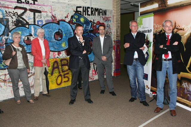 Eröffnung der Wanderausstellung „Mit allen Sinnen – Gewaltfrei Leben“ auf dem 52. Hessentag in Wetzlar (01.06.2012)