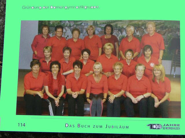 Damen-Gymnastik-Gruppe. 100 JAHRE SG Mornshausen/Salzböde bei Gladenbach: myheimat GRATULATION - „Sportgemeinschaft 1912 Mornshausen/S“ im Fußballfieber … BLICK in die Festschrift werner hahn