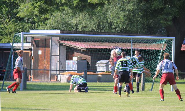 Spieszene Ü35-Kreisliga zw. der SG Wehrda/ Michelbach/ Elnh. - FSV Buchenau 0:5 (Foto: Dersch)