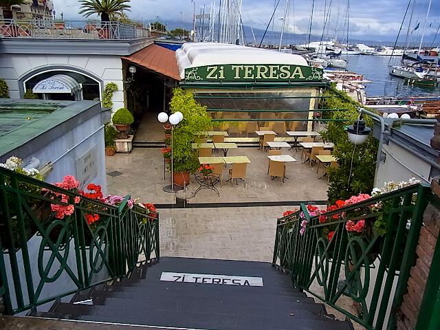 Ein Restaurant am Hafen