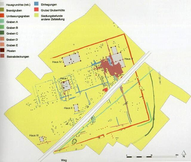 Kirchheim-Osterholz "Bugfeld":
Gesamtplan der Ausgrabungen des späthallstattzeitlichen Rechteckhofes mit den wichtigsten Strukturen und ihren Interpretationen.
Entnomen aus: "Der Ipf" - ein frühkeltlicher Fürstensitz | Foto: Arch. Information BWtmbg. (Heft 47) Der Ipf - Infobroschüre