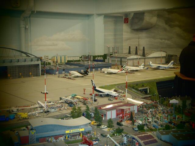 ...Flughafen Knuffingen im MiWuLa....