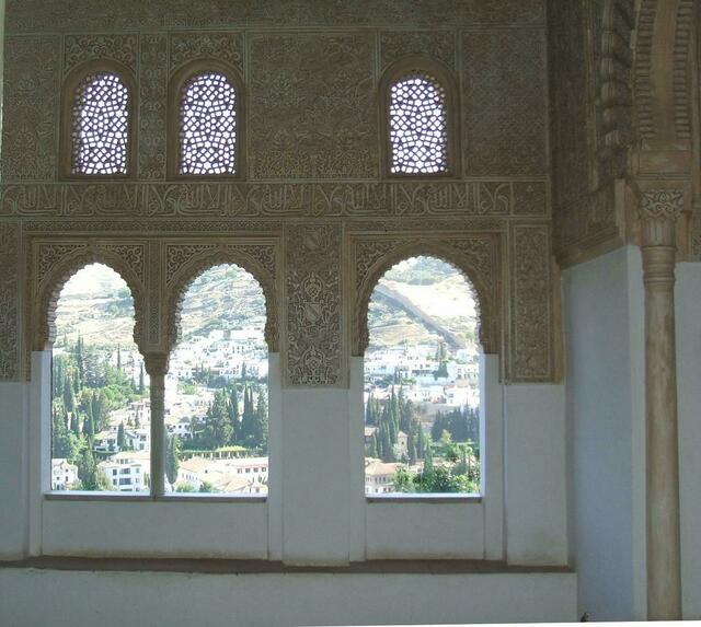 AUSBLICK AUS DER ALHAMBRA AUF DEN SACROMONTE