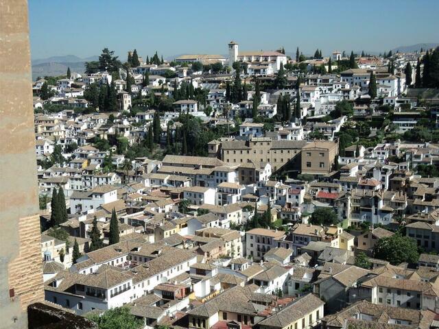 BLICK VON DER ALHAMBRA AUF DEN ALBAICIN (ALTSTADT)