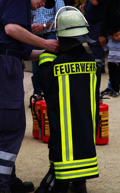 Kleiner Feuerwehrmann ganz groß ---