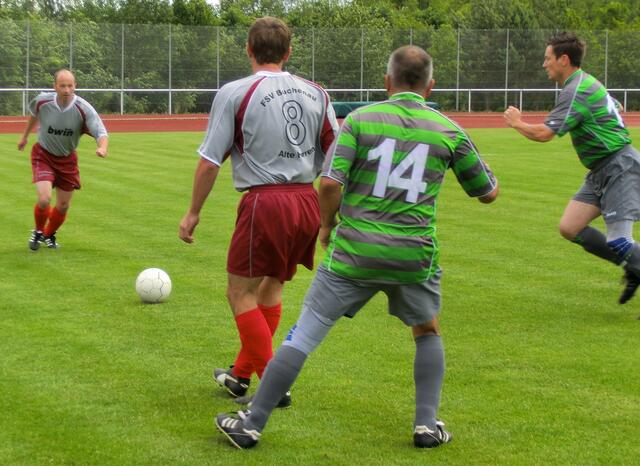 Ü40-Spielszene FSV Buchenau - VfB Lohra (Foto: Dersch)