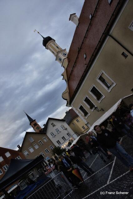 Mittendrin 2012 in Friedberg - Am Freitag hätte man gerne das Wasser aus dem Bild gekippt.