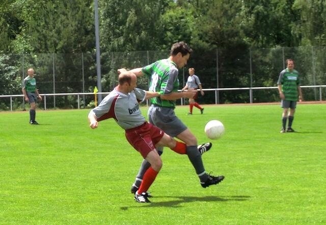 Ü40-Spielszene FSV Buchenau - VfB Lohra (Foto: Dersch)
