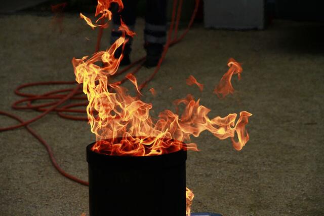 --- das Feuer musste geslöscht werden