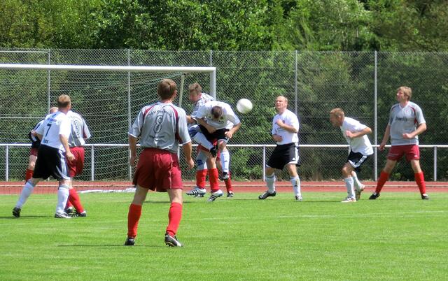 Ü40-Spielszene FSV Buchenau - FSV Schröck (Foto: Dersch)