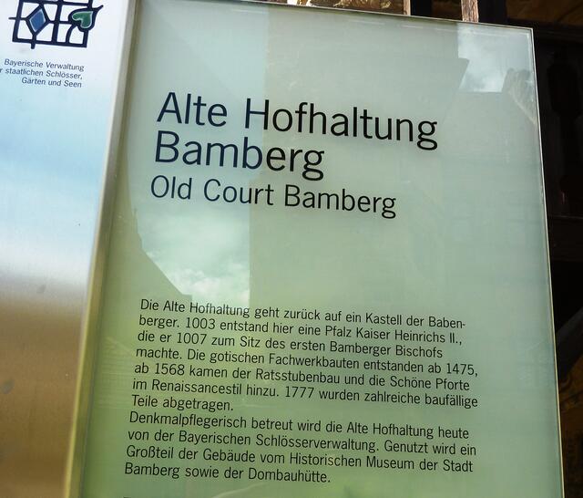 Neben Residenz und Dom ist auch die Alte Hofhaltung sehenswert.