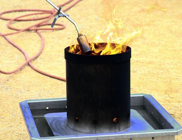 Vorbereitung zum Feuer löschen