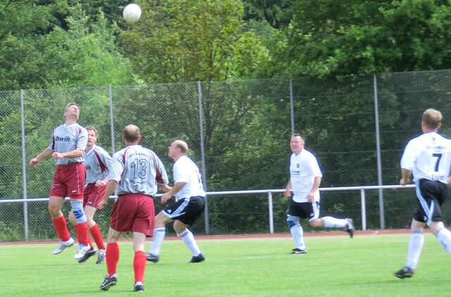 Ü40-Spielszene FSV Buchenau - FSV Schröck (Foto: Dersch)