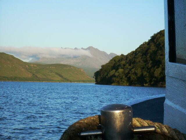 Die Cuillin Hills  mit Wolken am Abend