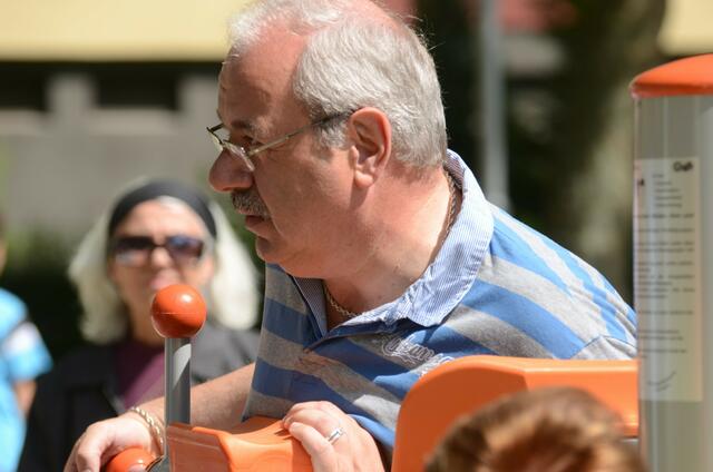 eröffnung des fitnessparcours am Atlashof   06  SPD-chef und landtagskandidat Rüdiger Kauroff